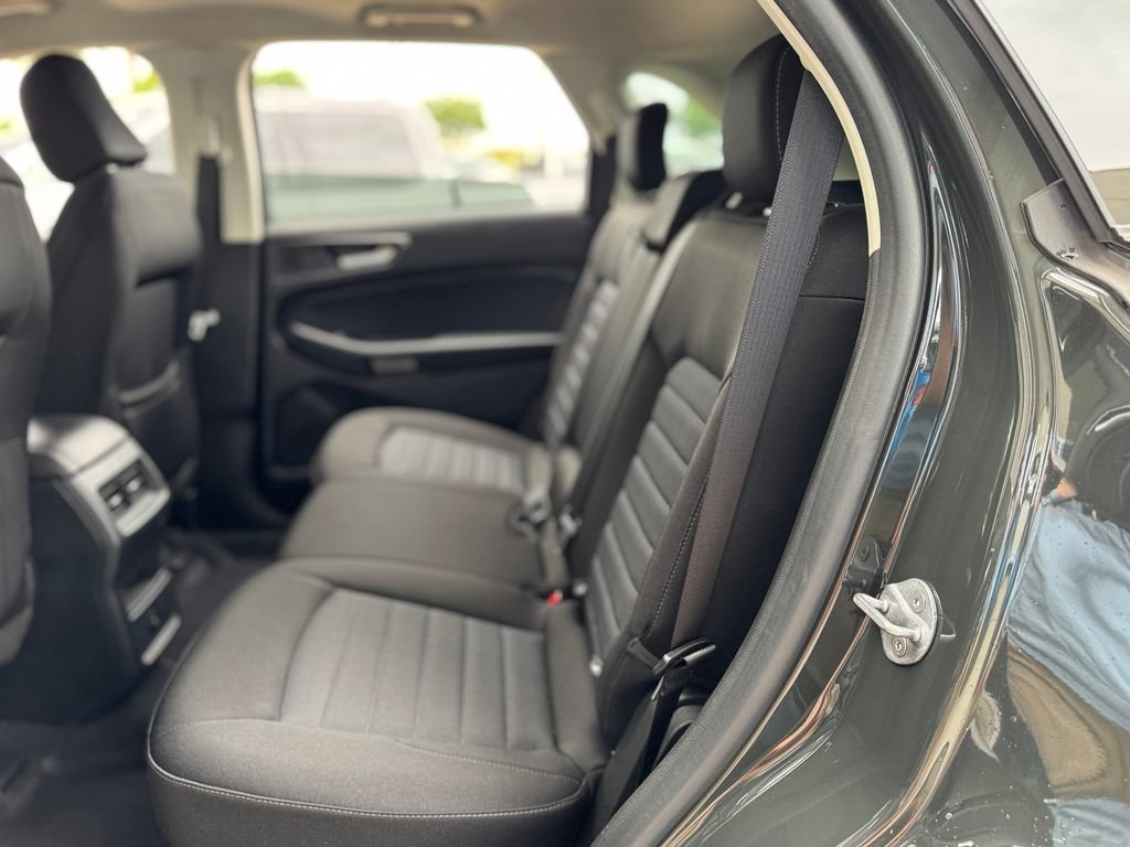 Used 2024 Ford Edge SE w/ Black Appearance Package AWD/4WD image 28