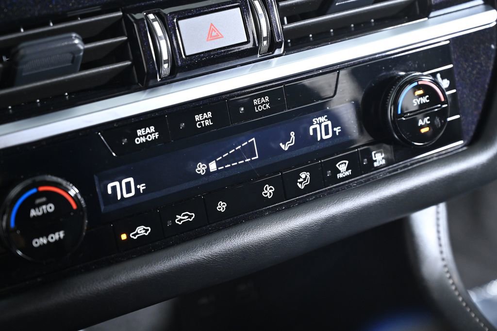 Used 2024 Nissan Pathfinder SV AWD/4WD image 18
