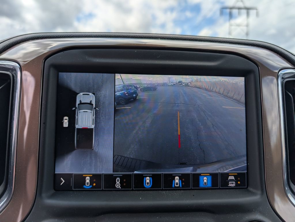 Used 2022 Chevrolet Silverado 2500 High Country w/ Z71 Off-Road Package image 16