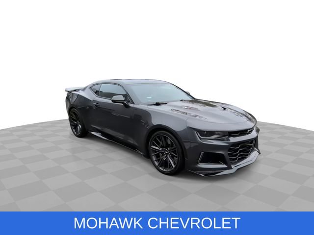 Used 2017 Chevrolet Camaro ZL1 RWD image 2