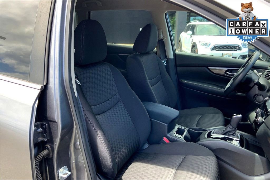 Used 2017 Nissan Rogue SV w/ SV Premium Package image 7