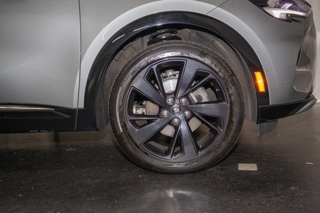 Used 2023 Buick Envision Essence w/ Sport Touring Package AWD/4WD image 6