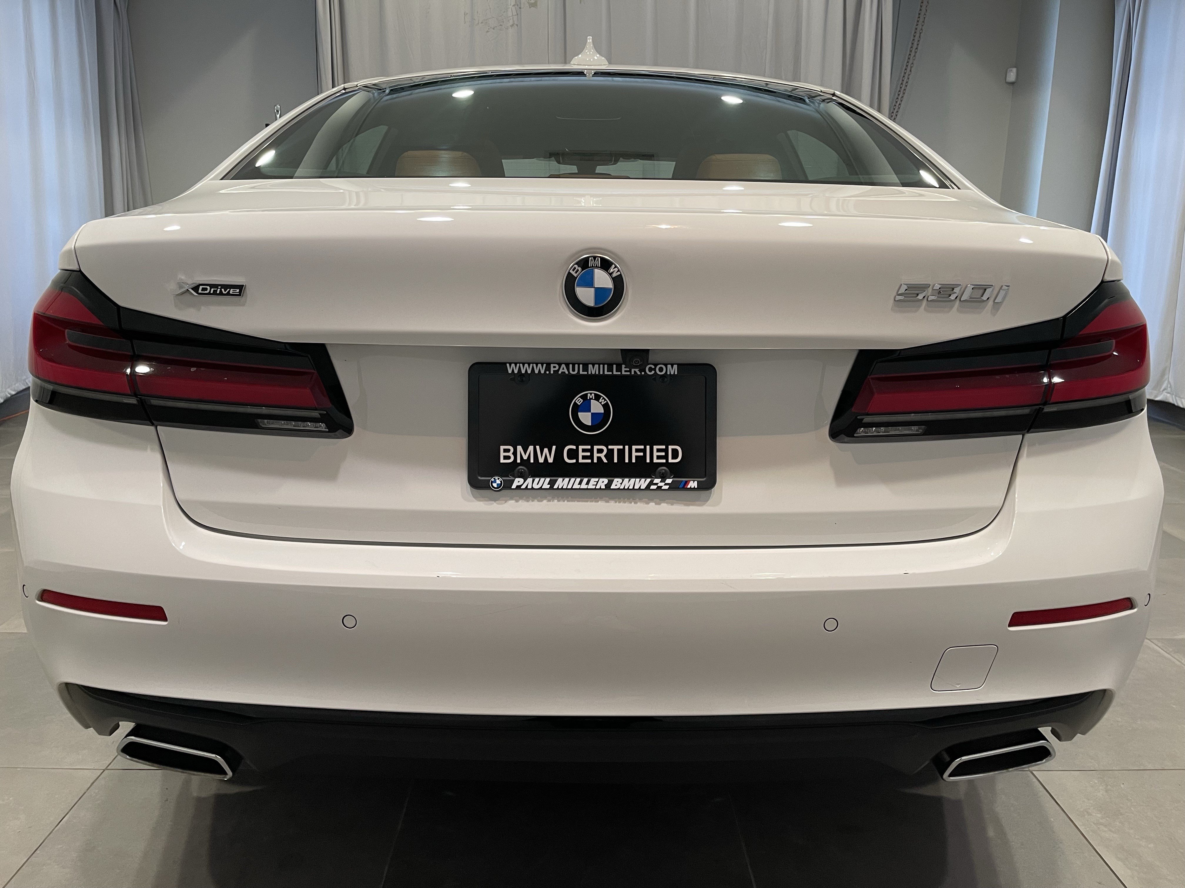 Certified 2023 BMW 530i xDrive w/ Convenience Package AWD/4WD image 5