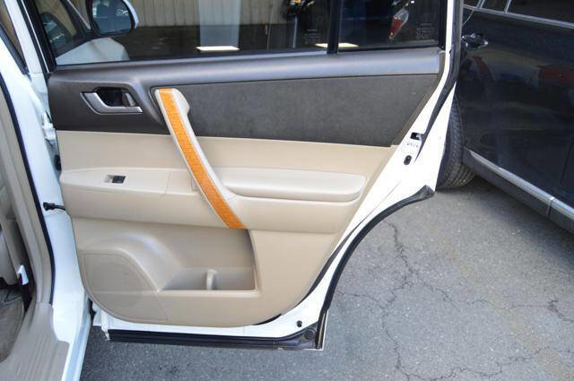 Used 2010 Toyota Highlander 4WD Hybrid image 59