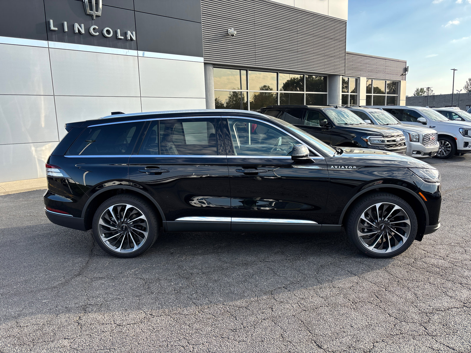 New 2025 Lincoln Aviator Reserve w/ Equipment Group 201A image 8