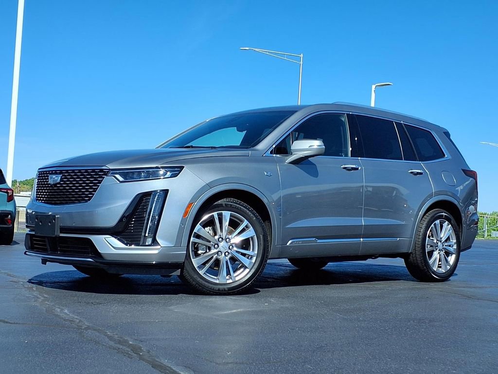 Used 2023 Cadillac XT6 Premium Luxury w/ Platinum Package FWD image 2