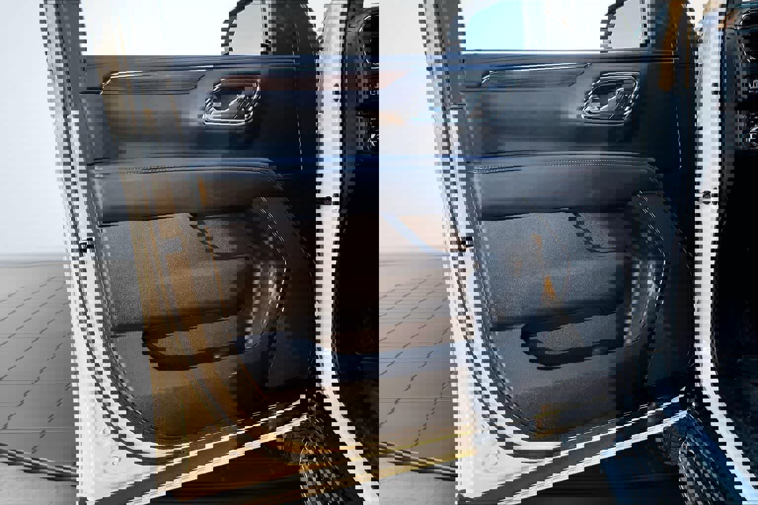 Used 2023 GMC Yukon SLE image 28