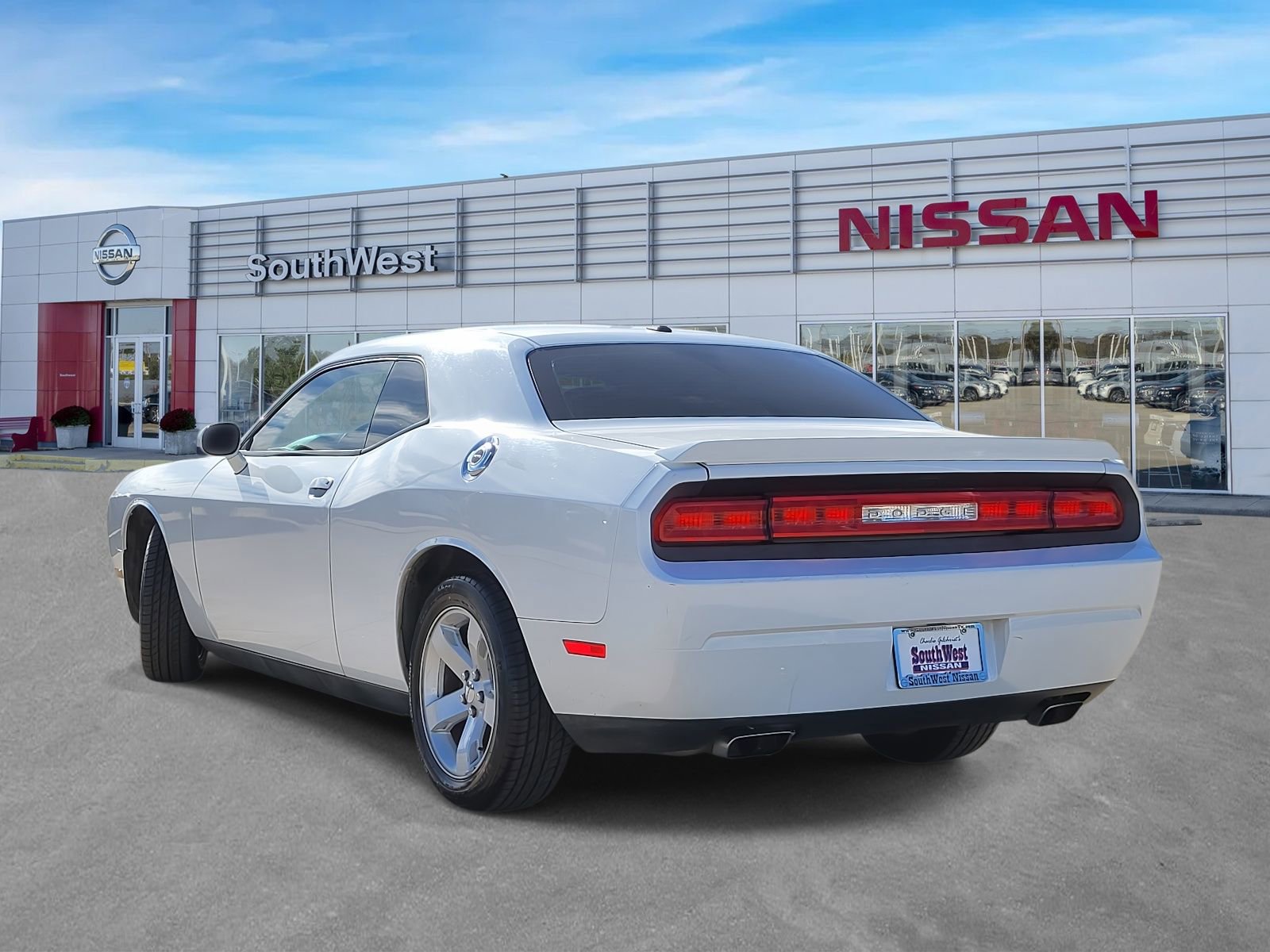 Used 2014 Dodge Challenger R/T image 8
