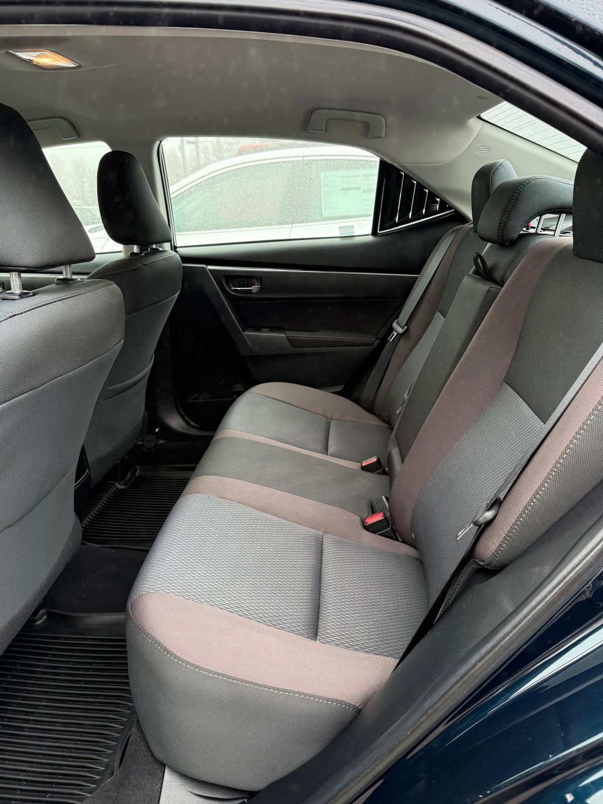 Used 2019 Toyota Corolla LE FWD image 18