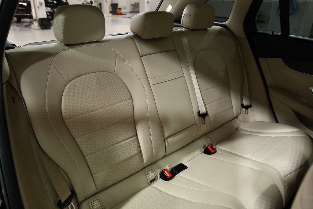 Used 2020 Mercedes-Benz GLC 300 4MATIC image 26