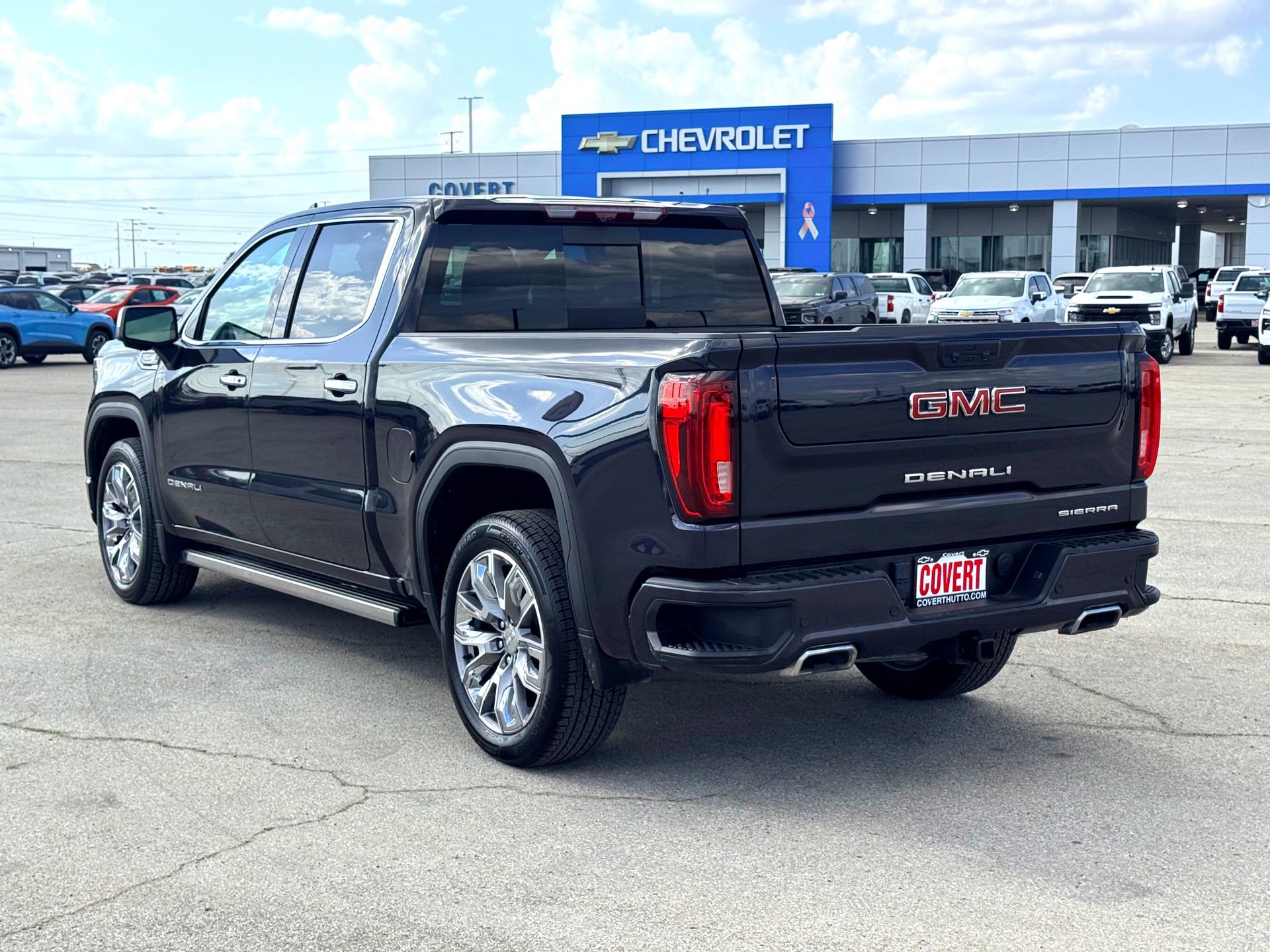 Used 2024 GMC Sierra 1500 Denali w/ Denali Reserve Package AWD/4WD image 9