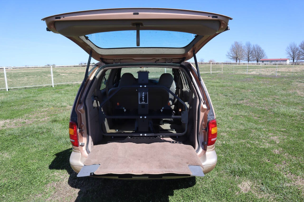 Used 1995 Ford Windstar LX FWD image 21