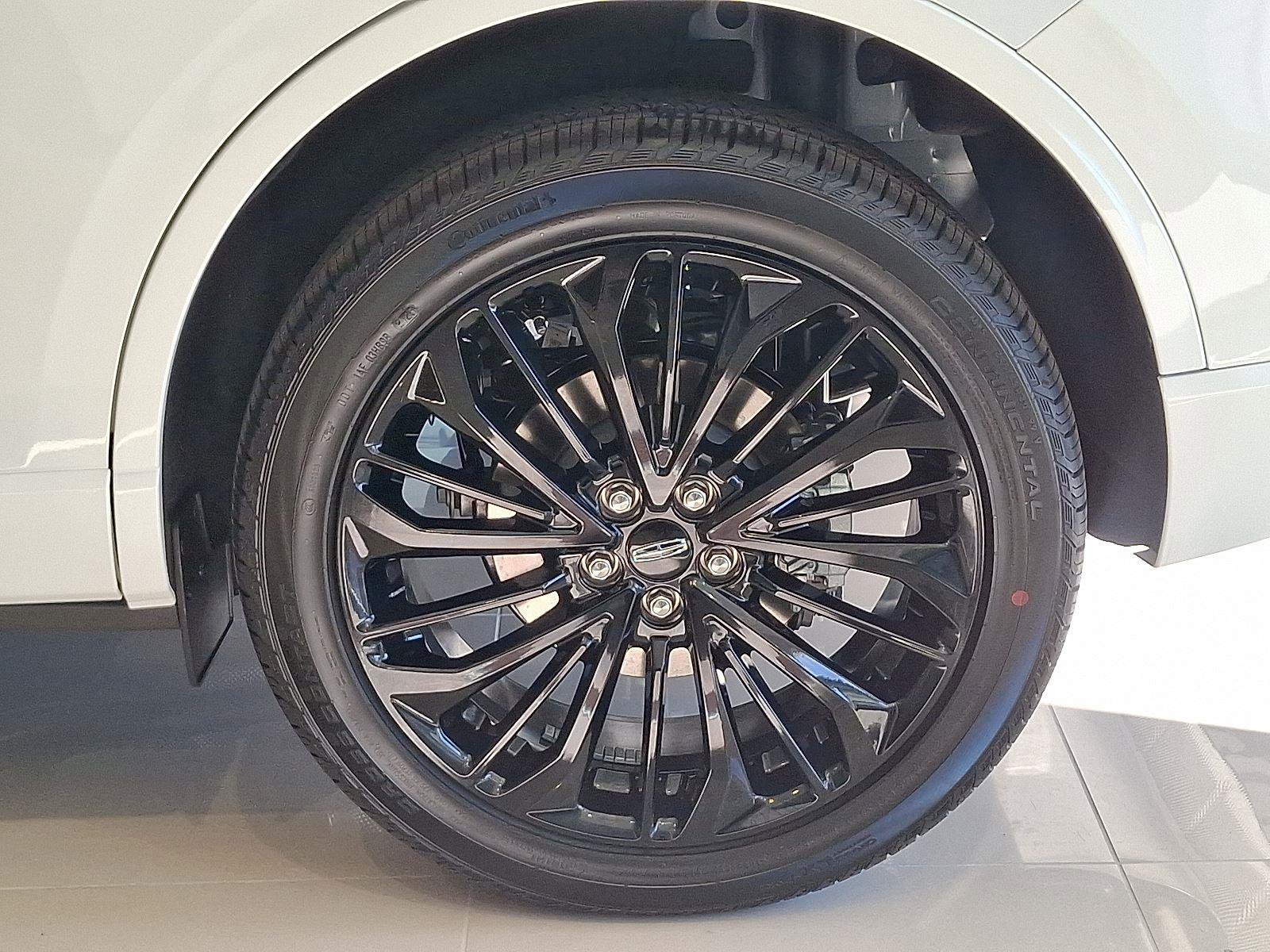 New 2026 Lincoln Corsair Reserve w/ Jet Appearance Package image 5