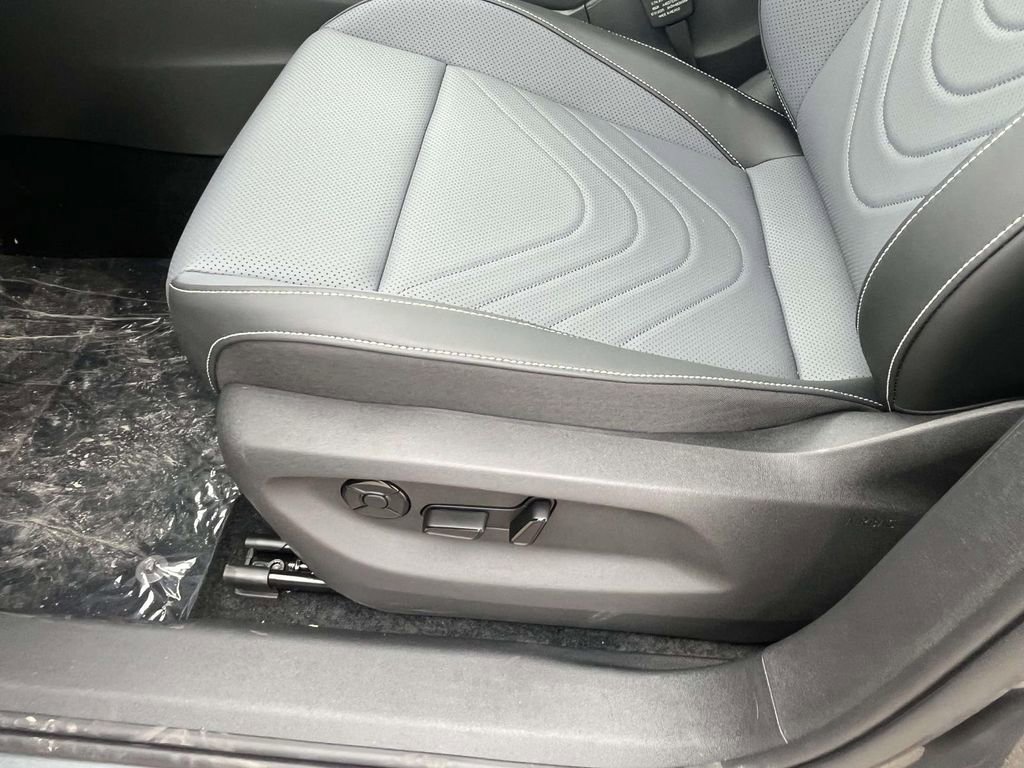 New 2026 Volkswagen Tiguan SE AWD/4WD image 14
