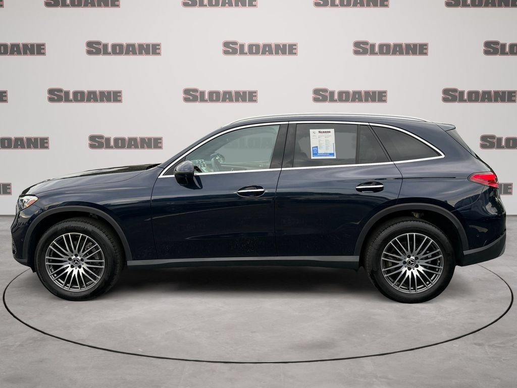 Used 2023 Mercedes-Benz GLC 300 4MATIC image 2