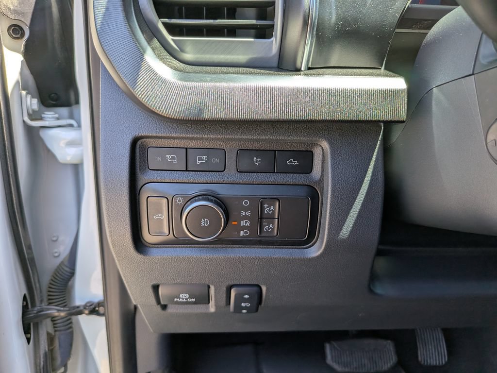 Used 2024 Ford F450 Platinum w/ FX4 Off-Road Package AWD/4WD image 30