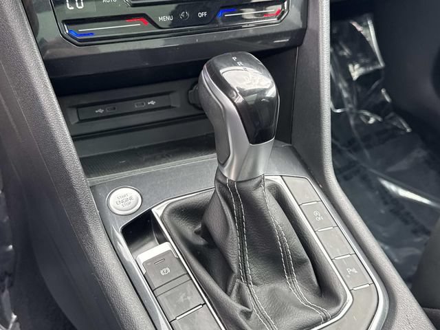 Certified 2023 Volkswagen Tiguan SE R-Line FWD image 23