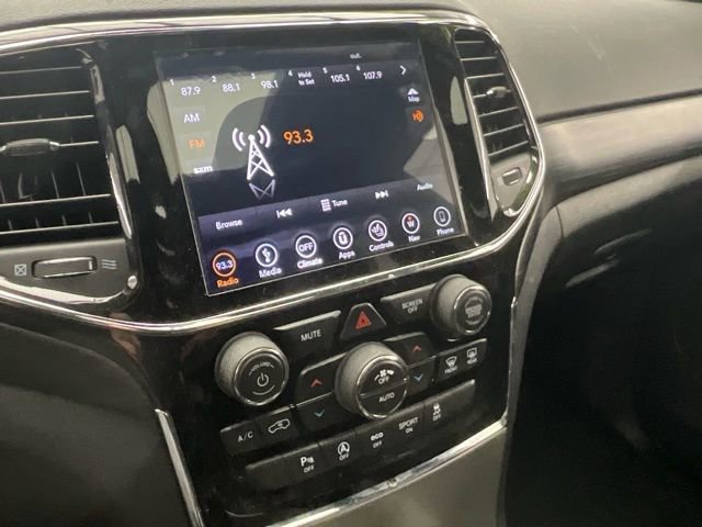 Used 2019 Jeep Grand Cherokee Altitude image 11