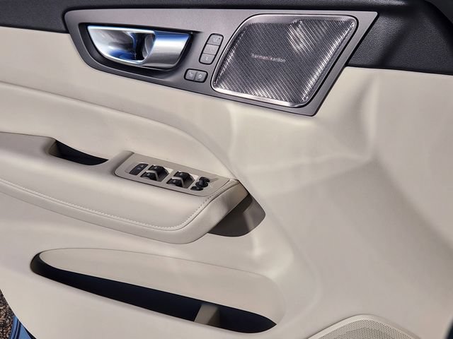 New 2026 Volvo XC60 B5 Ultra w/ Protection Package Premier AWD/4WD image 9