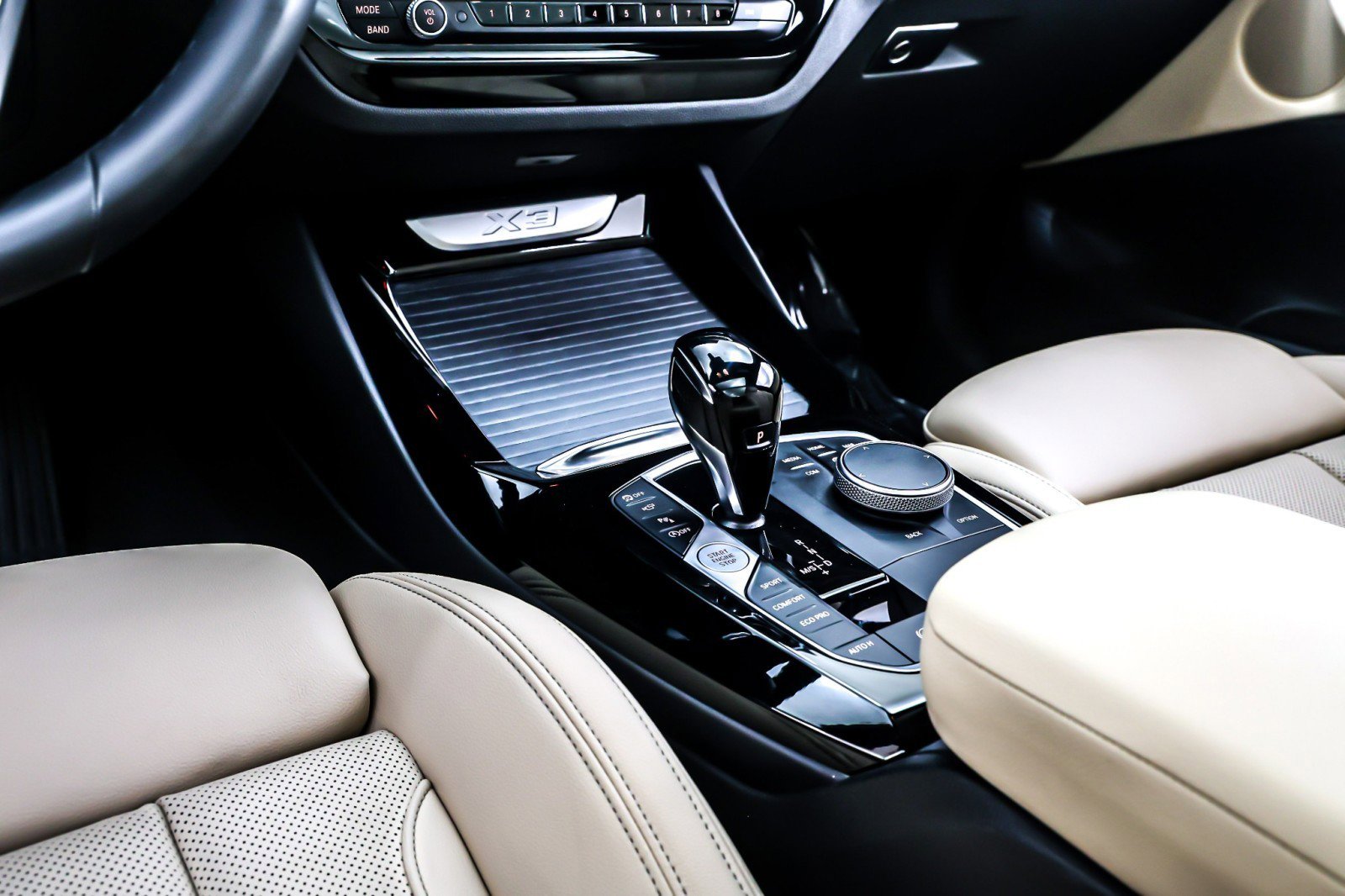 Used 2024 BMW X3 sDrive30i w/ Premium Package image 7