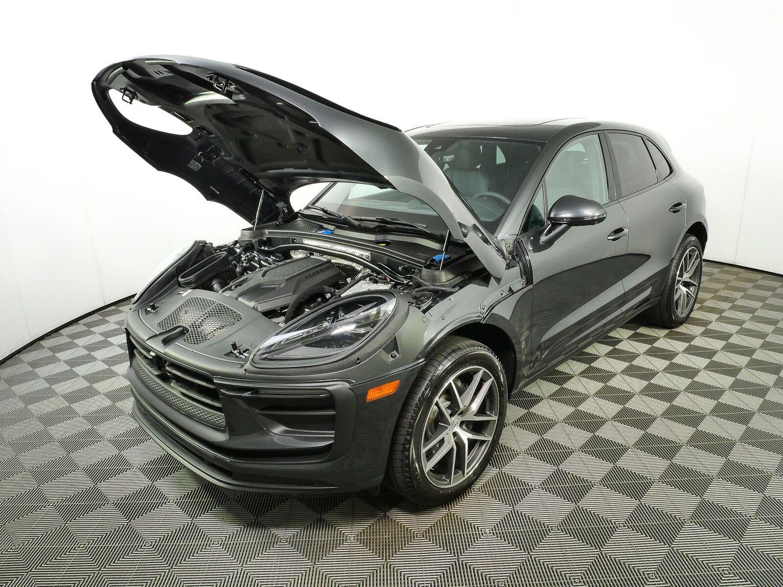 New 2026 Porsche Macan Turbo AWD/4WD image 33