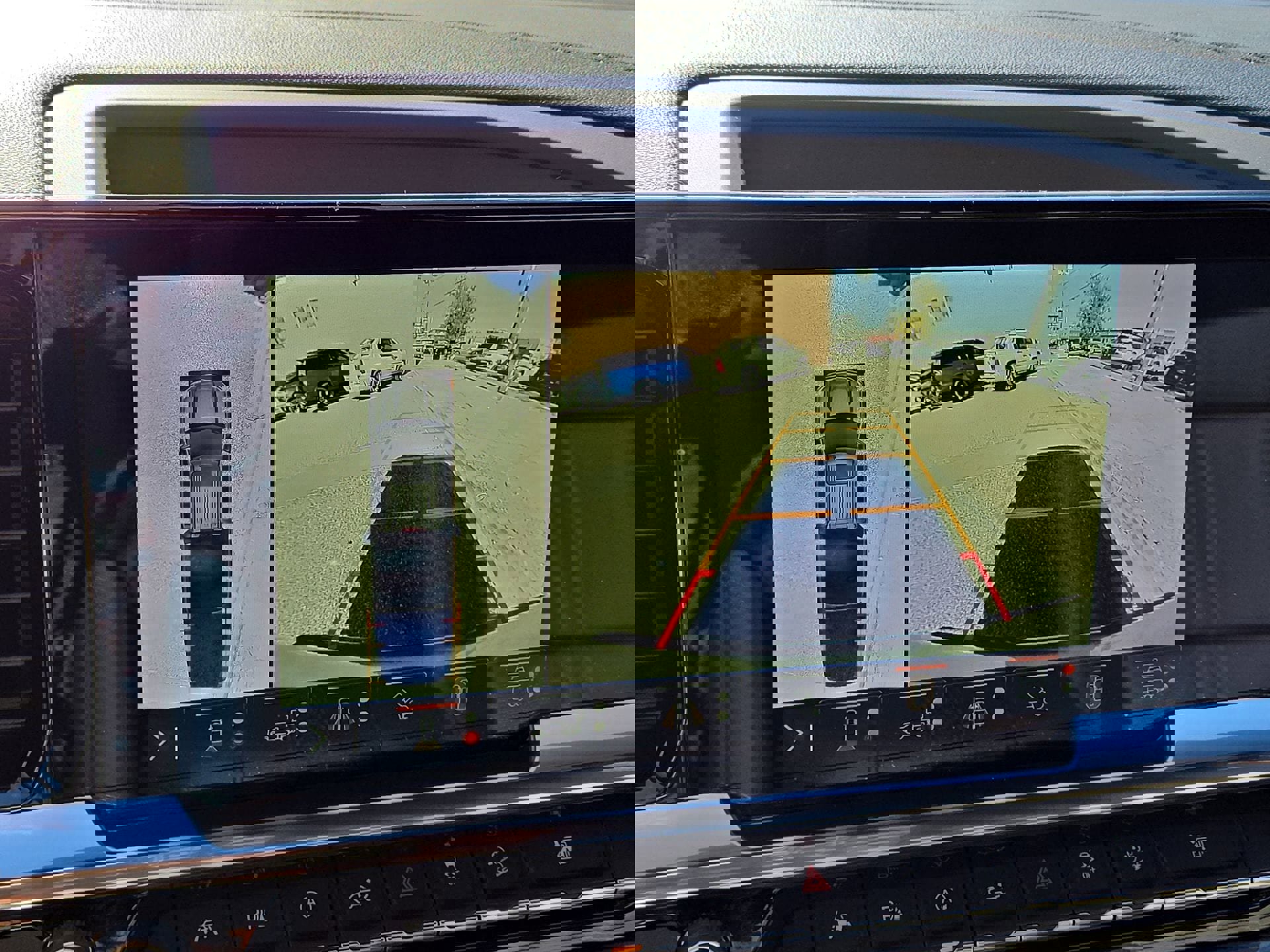 Used 2025 Chevrolet Silverado 1500 High Country w/ Technology Package image 18