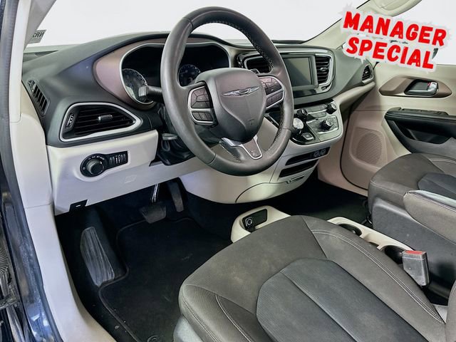 Used 2022 Chrysler Voyager LX FWD image 10