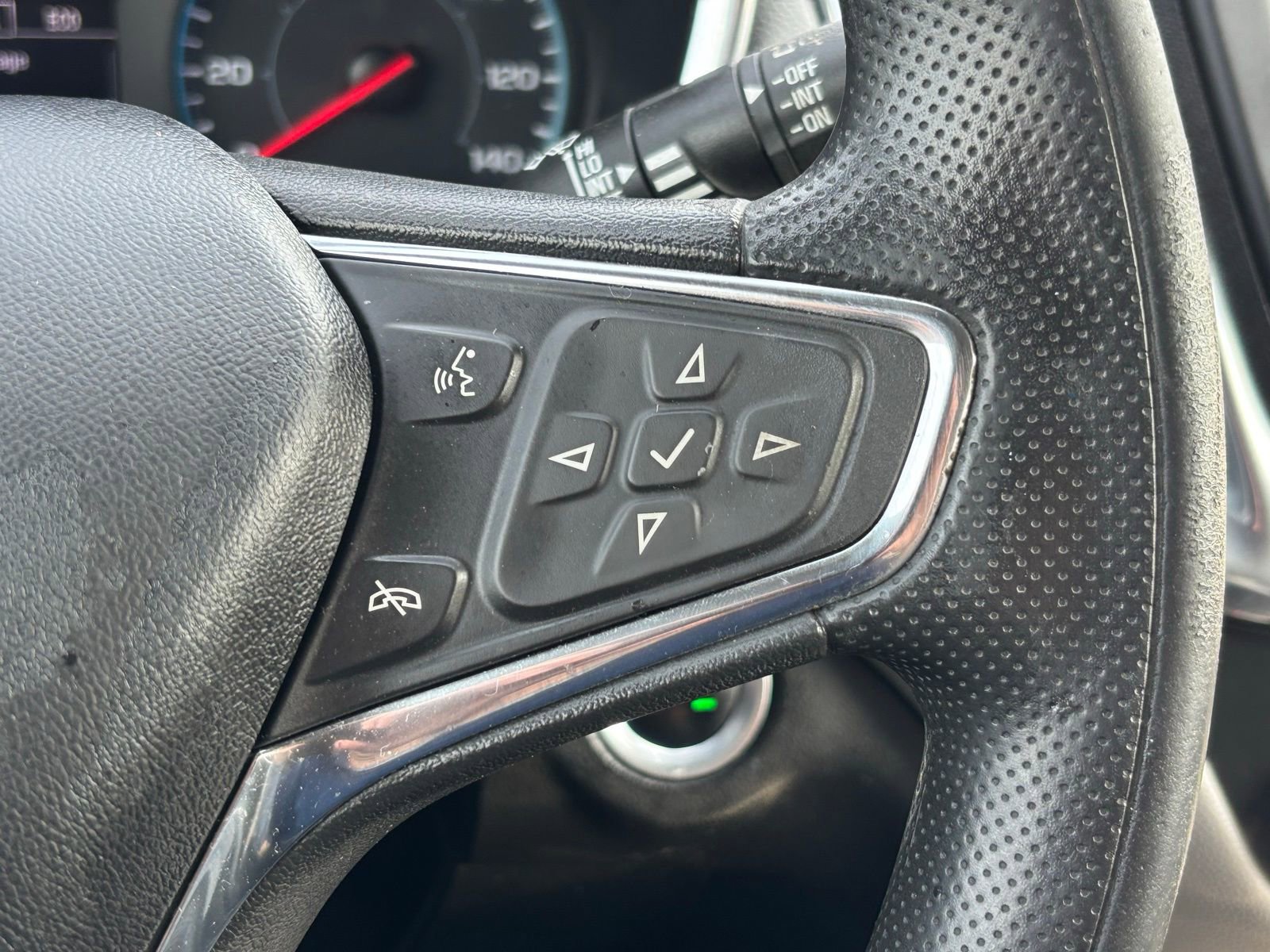 Used 2020 Chevrolet Equinox LS w/ LS Convenience Package image 20