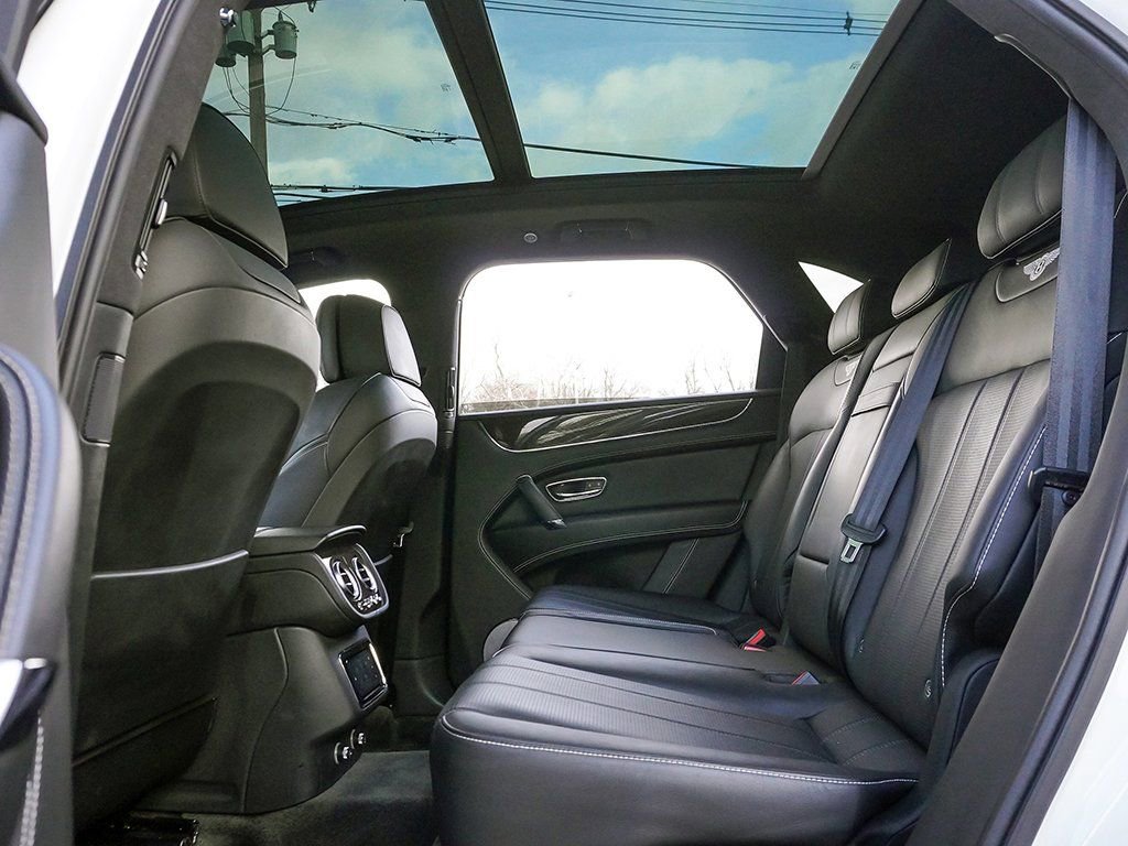 Used 2019 Bentley Bentayga AWD/4WD image 46