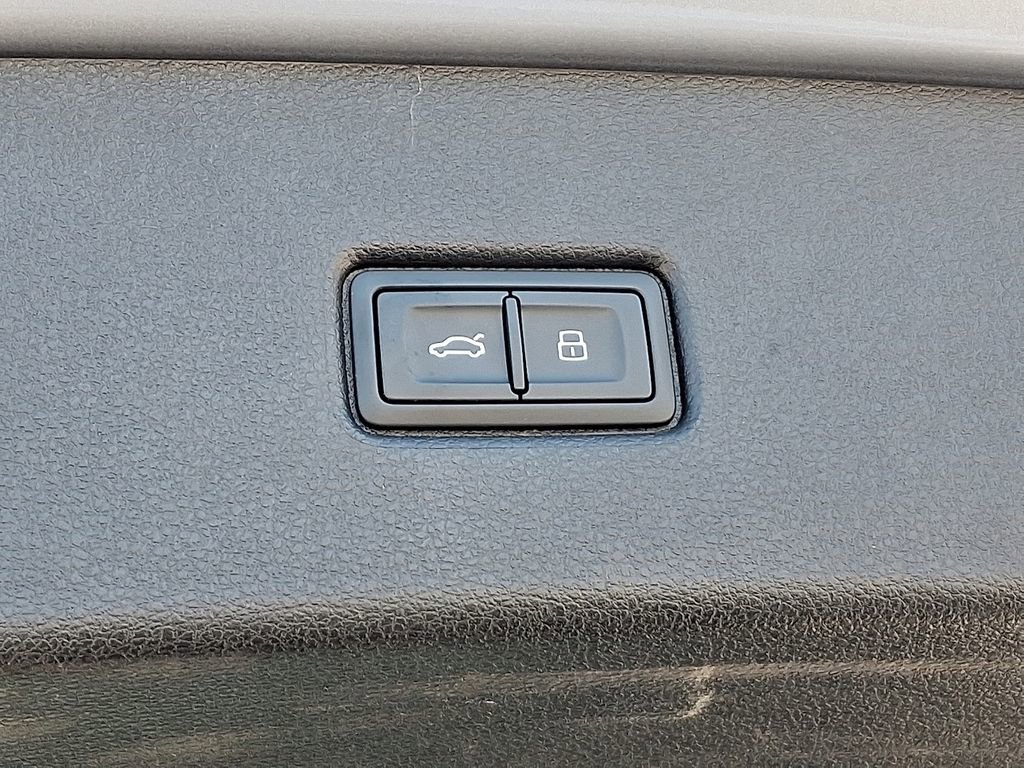 Certified 2023 Audi SQ5 Premium Plus w/ Premium Plus Package image 32