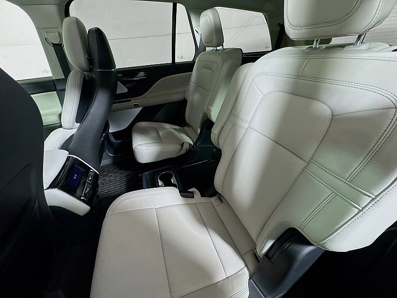 Used 2025 Lincoln Aviator Reserve w/ Equipment Group 201A image 24