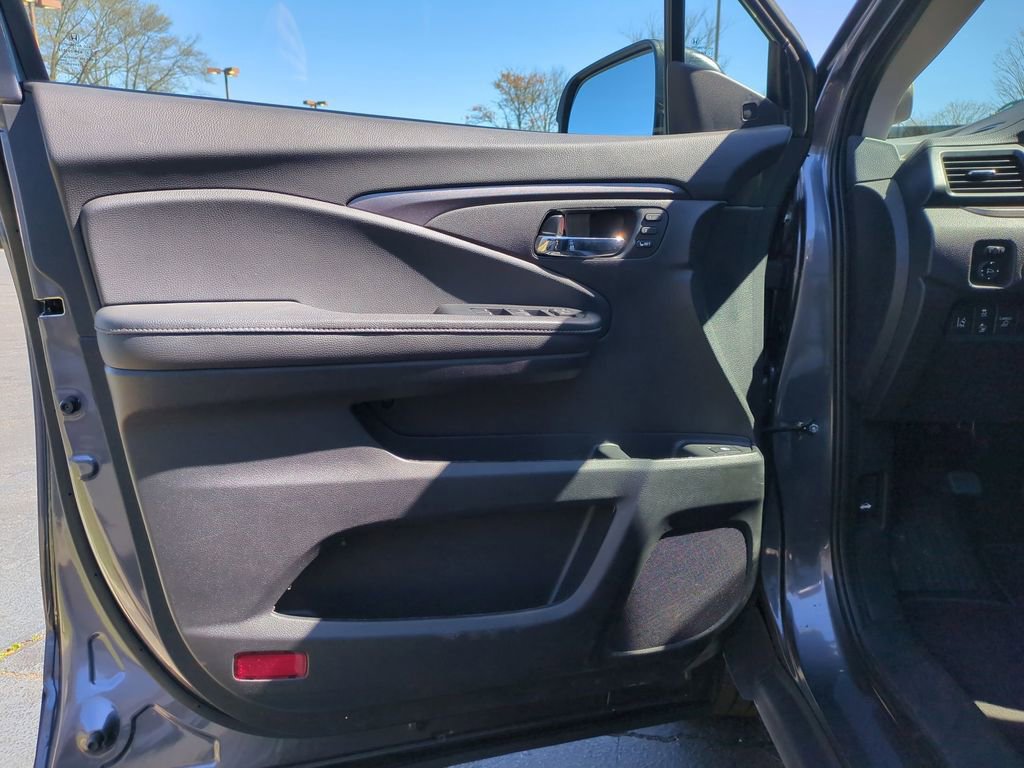 Used 2025 Honda Ridgeline RTL image 11