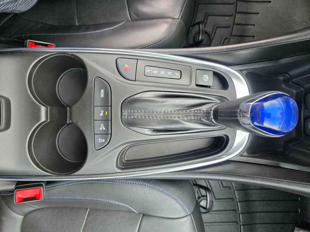 Used 2018 Chevrolet Volt Premier w/ Driver Confidence II Package FWD image 23