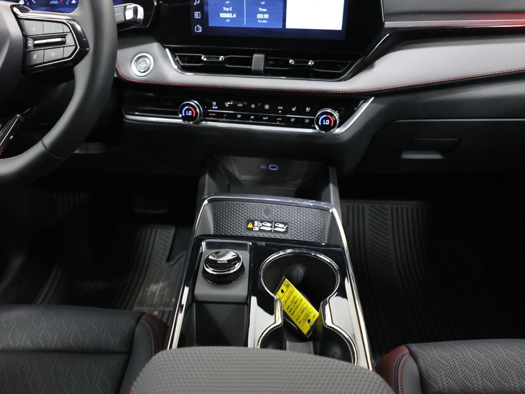 Used 2025 Chevrolet Equinox RS w/ Safety and Technology Package AWD/4WD image 20