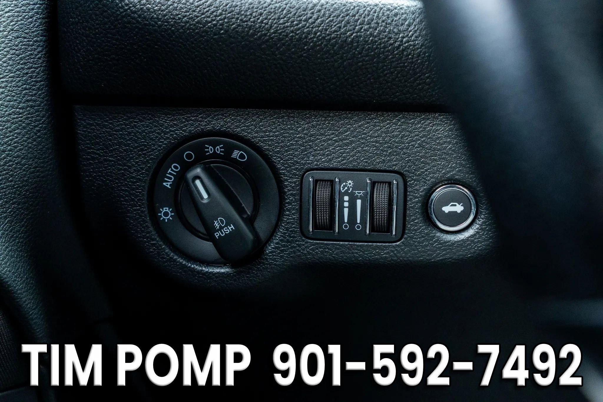 Used 2016 Dodge Challenger SXT w/ Blacktop Package image 25