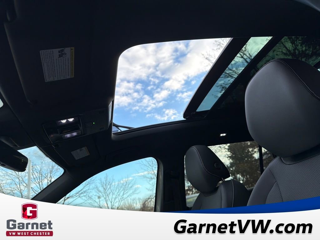 New 2026 Volkswagen Tiguan SE R-Line image 15