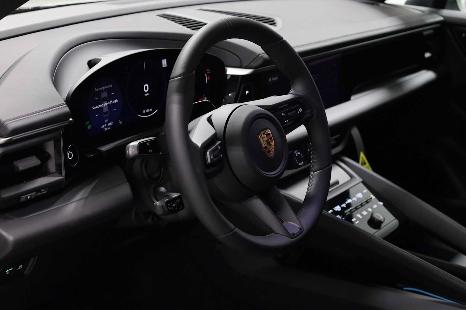 New 2026 Porsche Macan 4 Electric AWD/4WD image 4