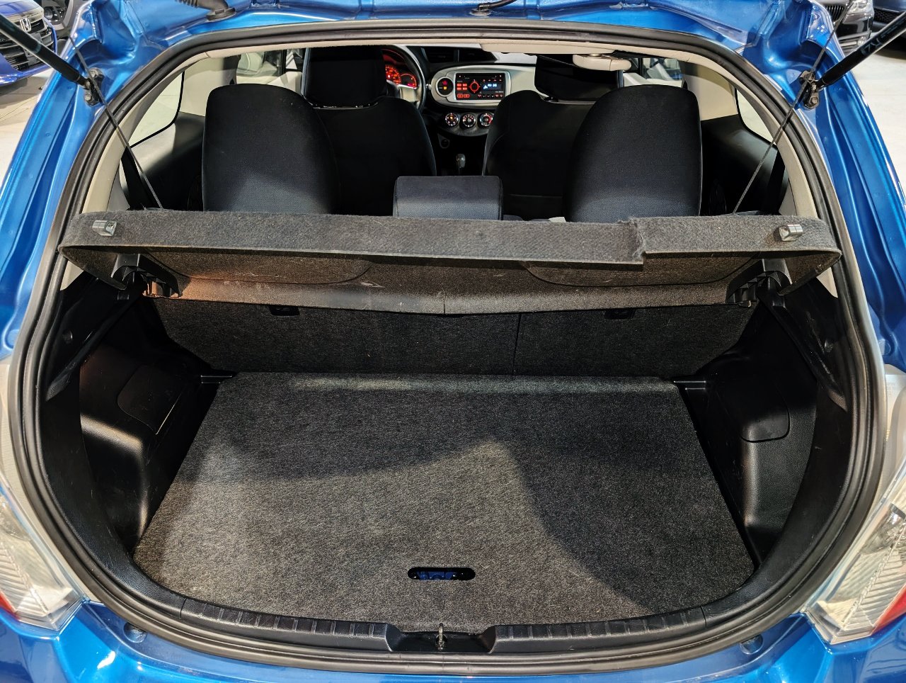 Used 2014 Toyota Yaris LE FWD image 17