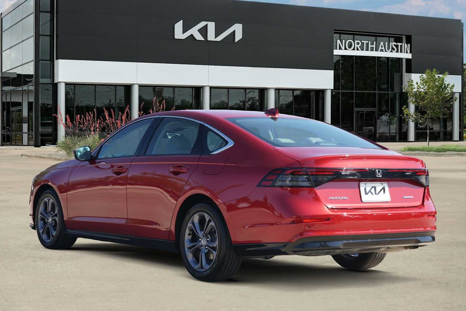 Used 2024 Honda Accord EX-L image 4