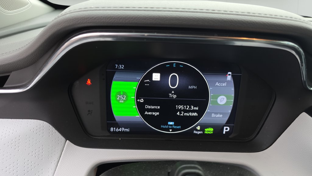 Used 2023 Chevrolet Bolt EUV Premier w/ Sun & Sound Package FWD image 20