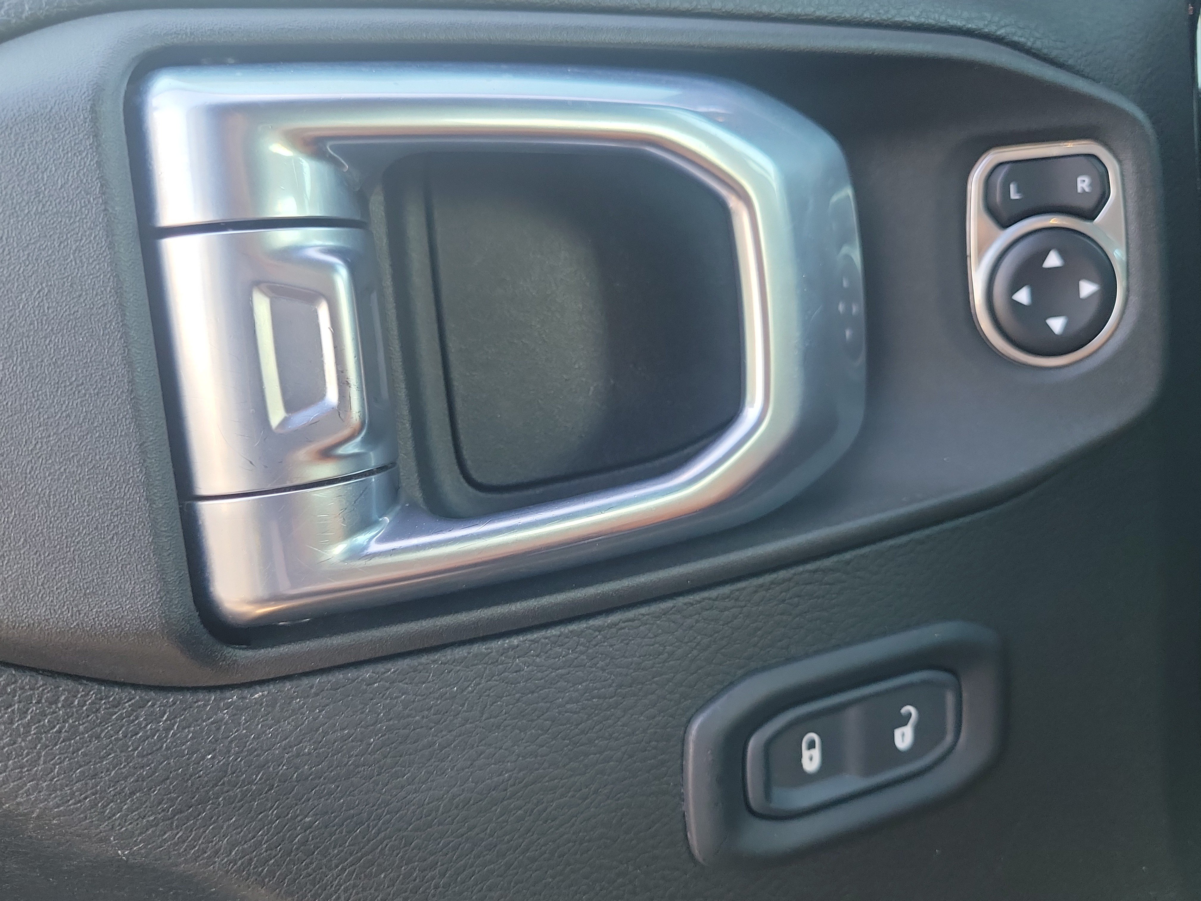 Used 2022 Jeep Gladiator Sport AWD/4WD image 27