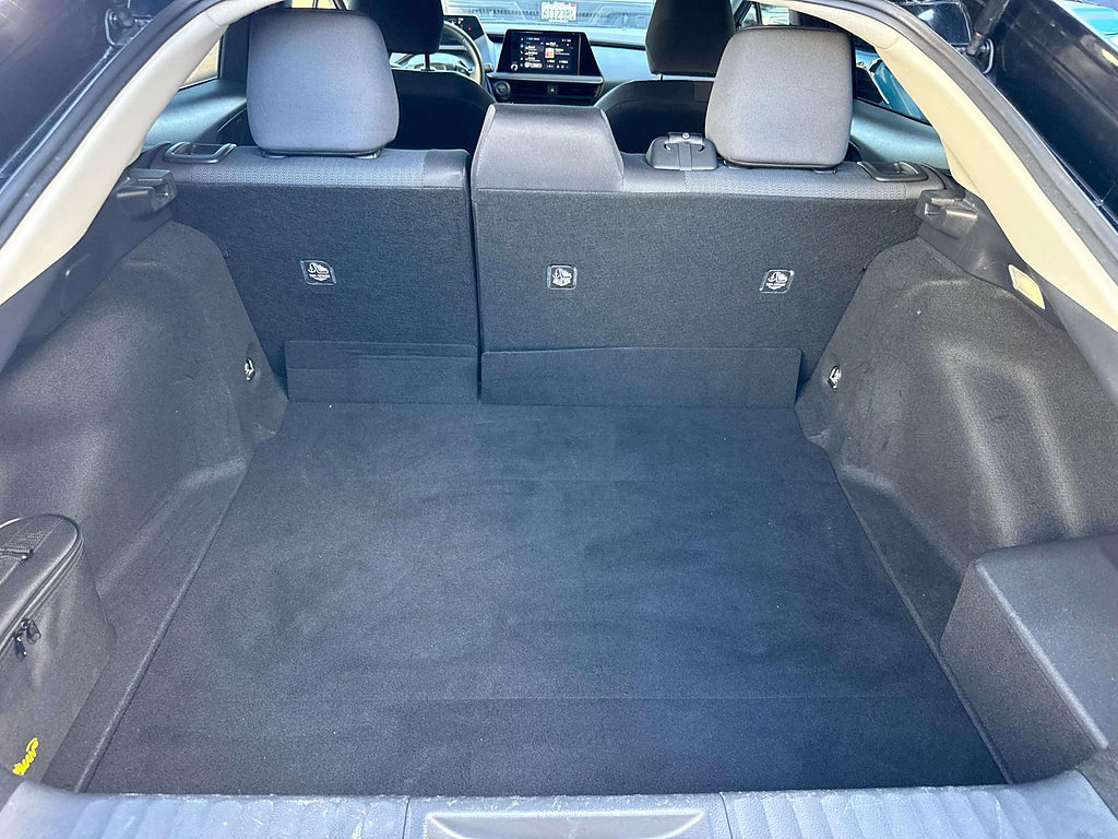 Used 2025 Toyota Prius LE FWD image 7