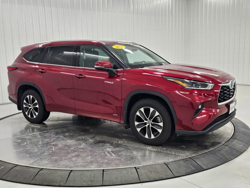 Used 2021 Toyota Highlander XLE image 7