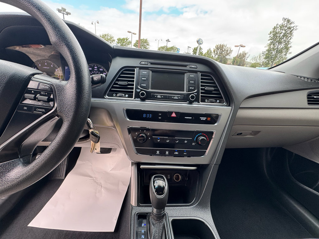 Used 2015 Hyundai Sonata SE w/ Option Group 09 image 19