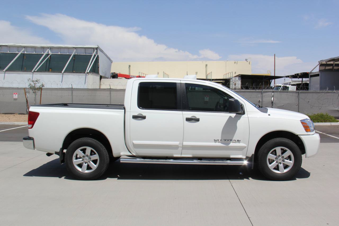 Used 2008 Nissan Titan SE AWD/4WD image 4