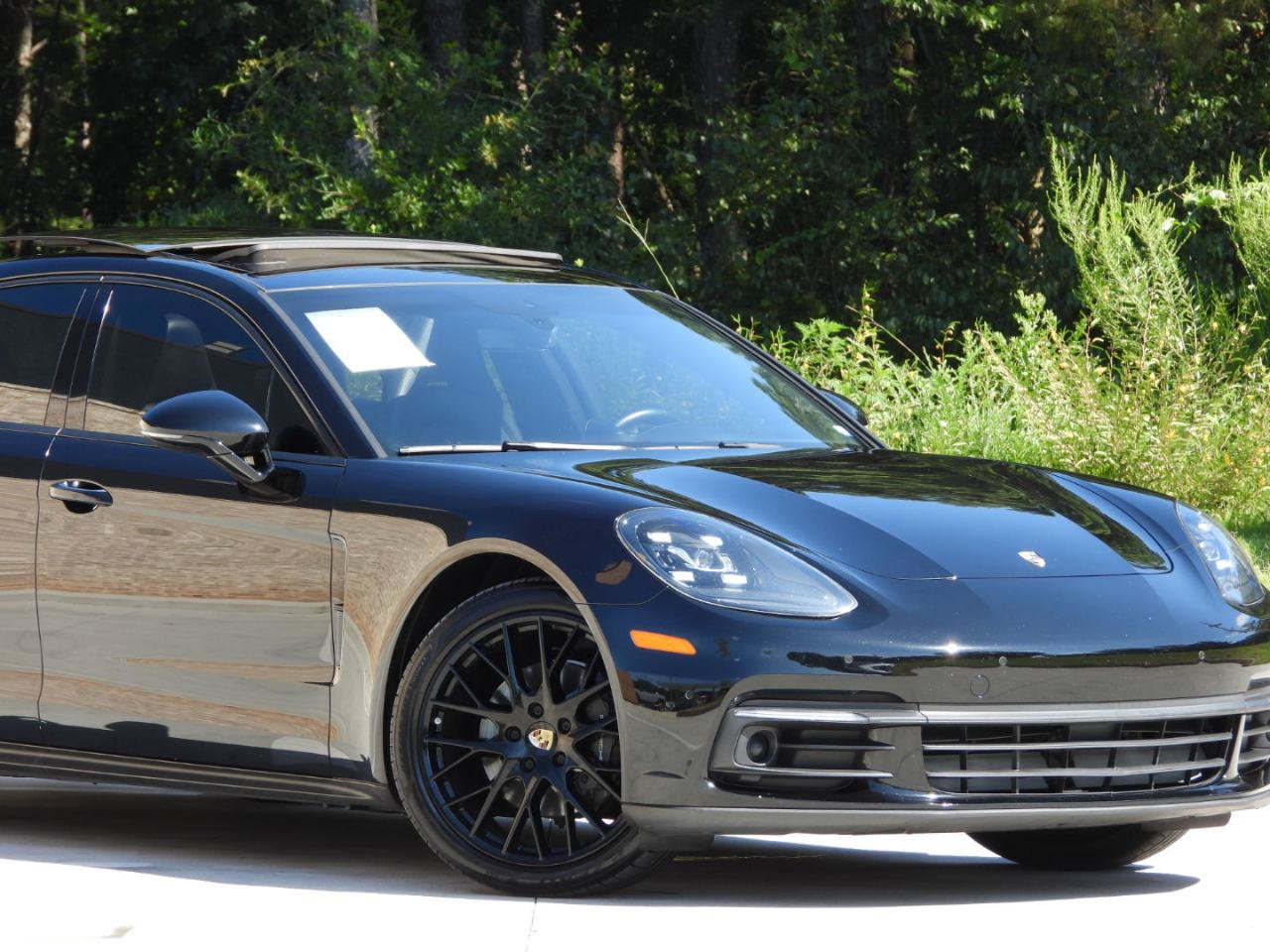 Used 2017 Porsche Panamera RWD image 24