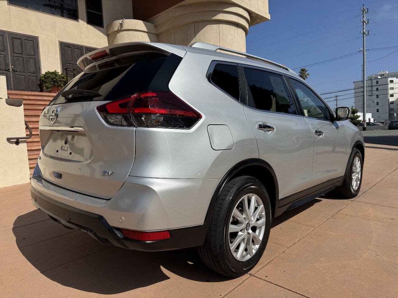 Used 2019 Nissan Rogue SV FWD image 8