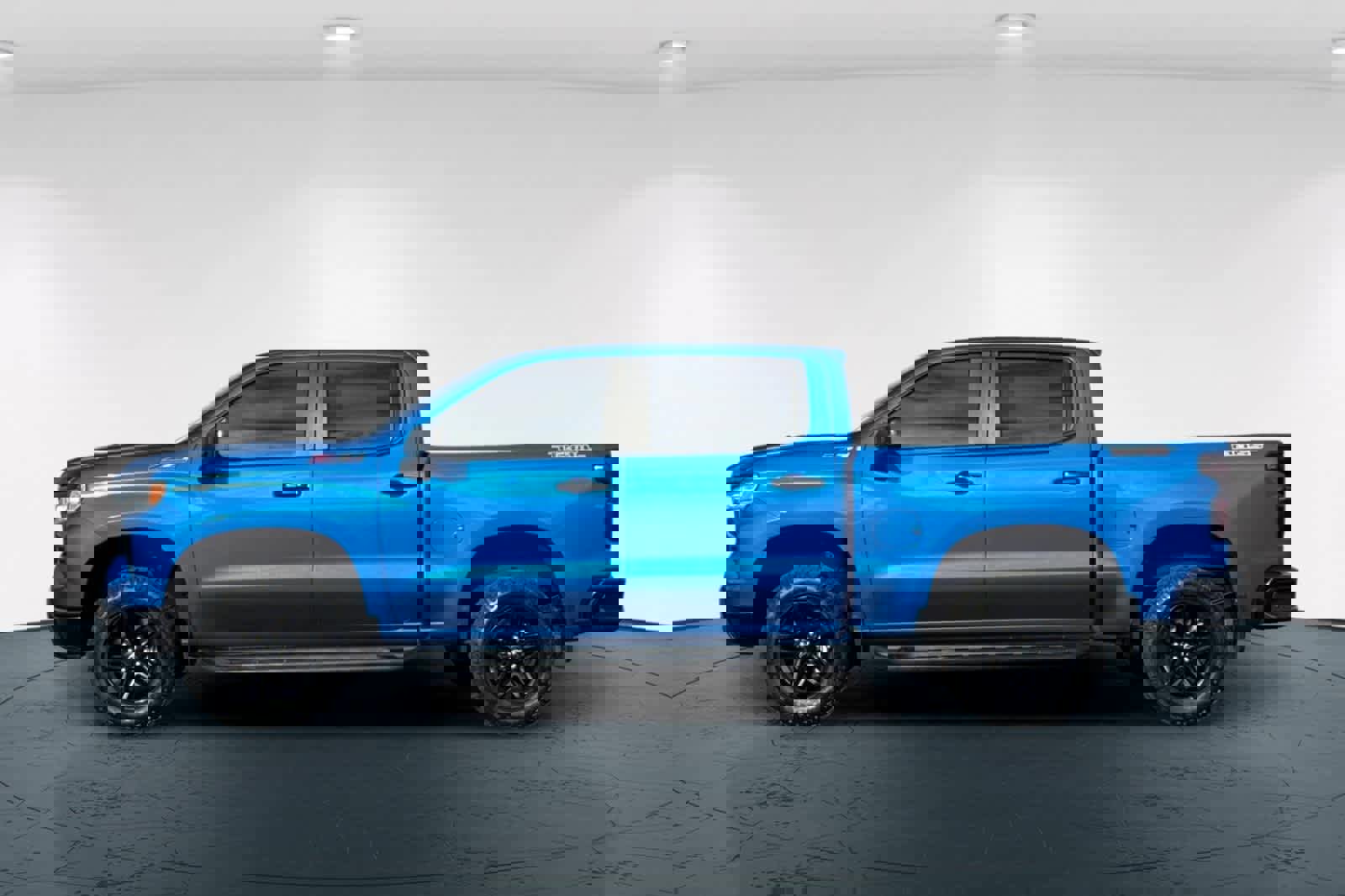 Used 2022 Chevrolet Silverado 1500 LT Trail Boss w/ LT Trail Boss Premium Package image 9