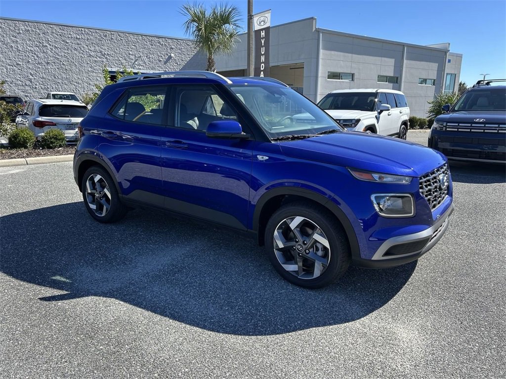 New 2025 Hyundai Venue SEL image 2