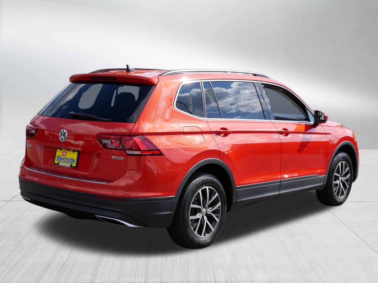 Used 2019 Volkswagen Tiguan SE w/ Panoramic Sunroof Package AWD/4WD image 7